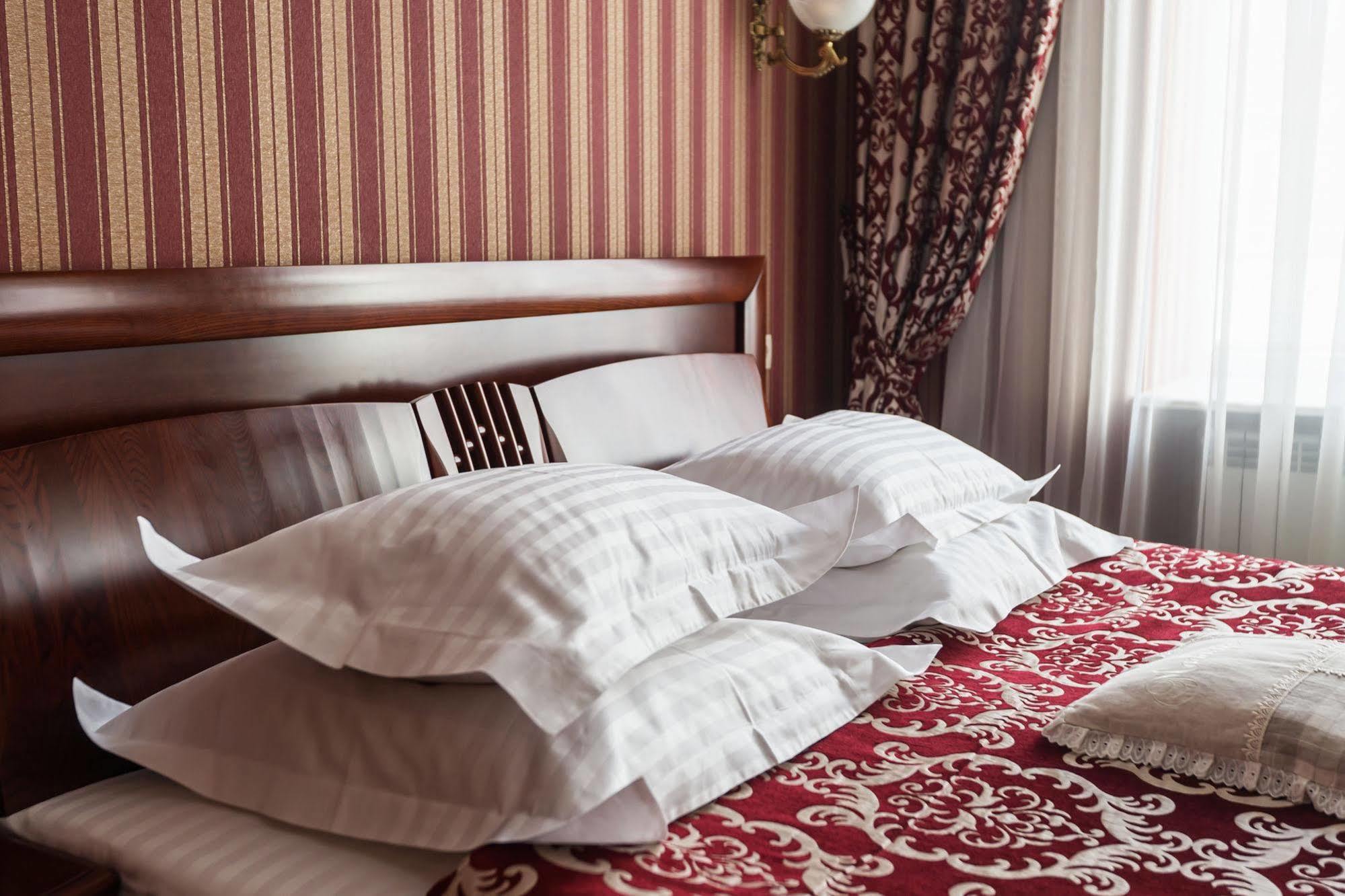 Gostiny Dvor Hotel Kharkiv Eksteriør billede
